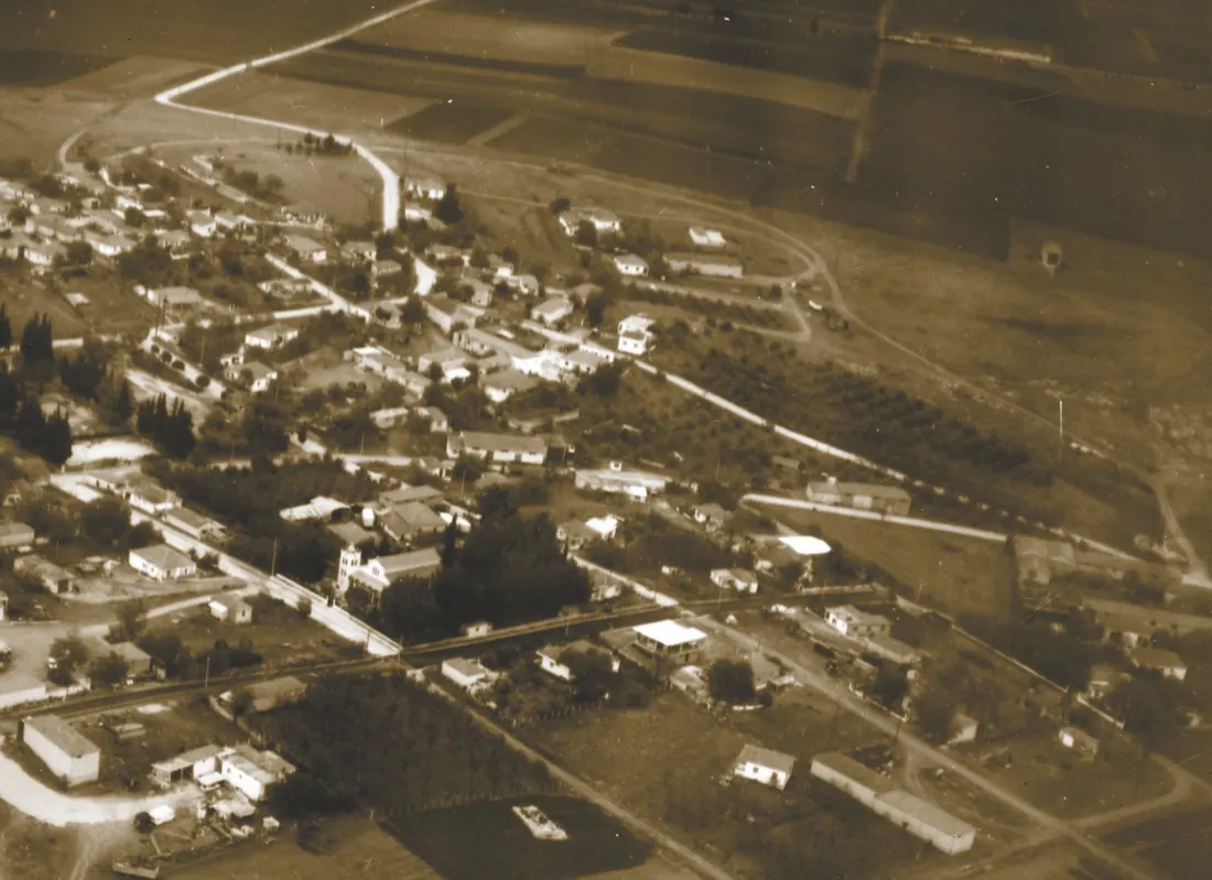 Old aerial photograph of Kyparissia, Larissa